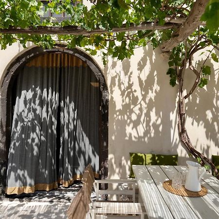 Canava Villas #2 In Santorini Private Pool Emporio  المظهر الخارجي الصورة