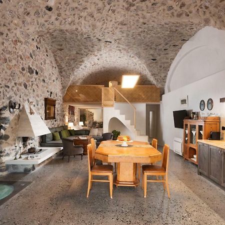 Canava Villas #2 In Santorini Private Pool Emporio  المظهر الخارجي الصورة